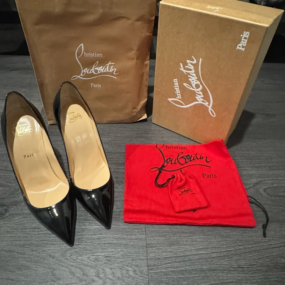 Christian Louboutin Shiny Black Heels with Red Sole - Picture 1 of 3